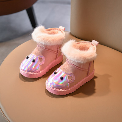 Lastesaapad tüdrukutele ümara mudeliga aplikatsiooni ja udusulgedega