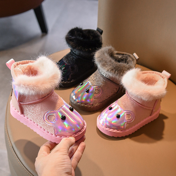 Lastesaapad tüdrukutele ümara mudeliga aplikatsiooni ja udusulgedega