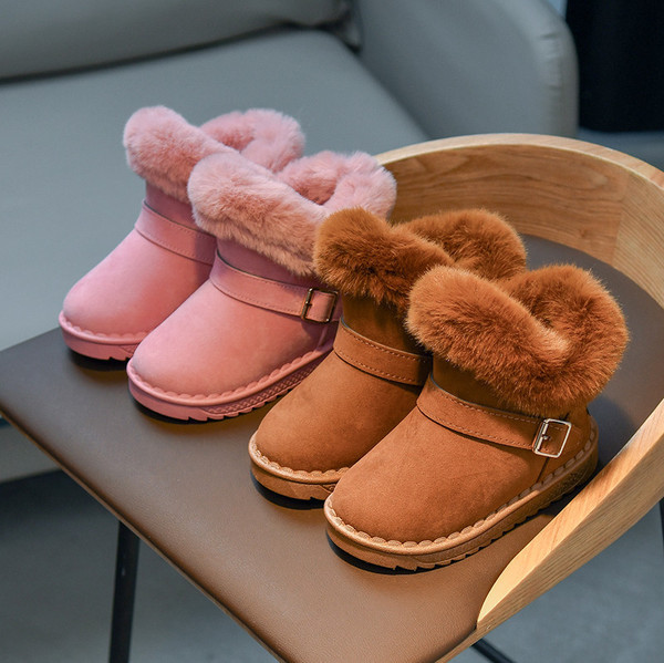 Ökoseemisnahast lastesaapad tüdrukutele udusulgede ja metallist pandlaga