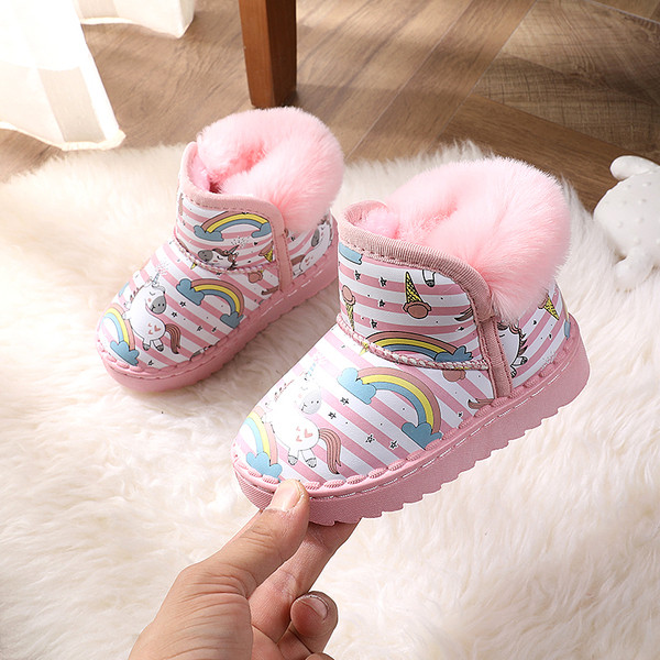 Χειμερινές παιδικές μπότες με απλικέ και γούνα