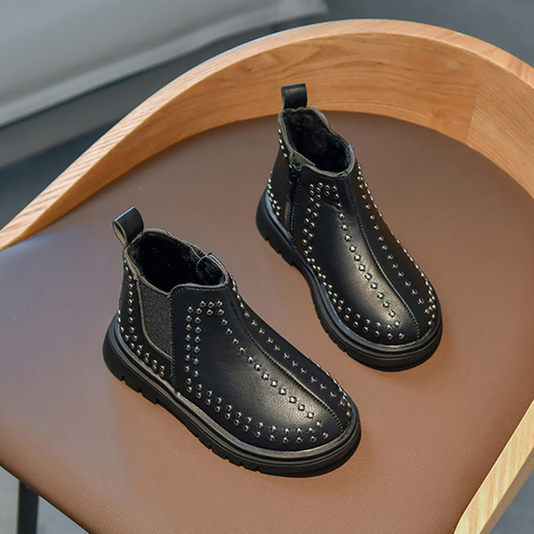 Moodsad metallist aasadega lastesaapad tüdrukutele