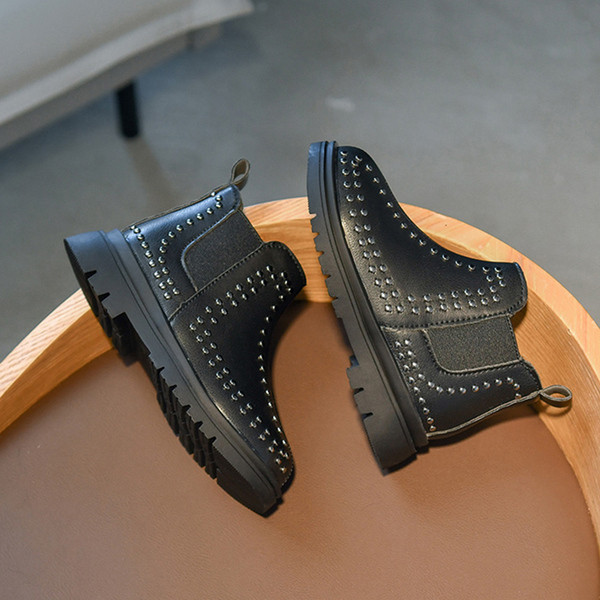 Moodsad metallist aasadega lastesaapad tüdrukutele