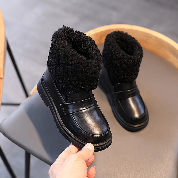 Lastesaapad tüdrukutele udusulgedega - ökonahast