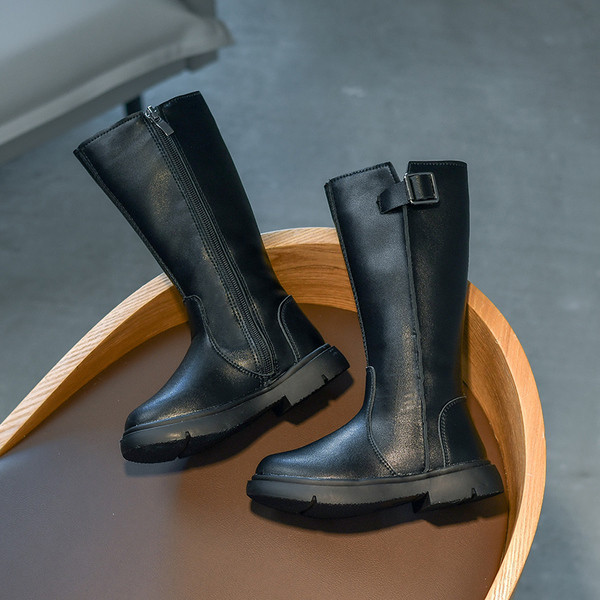 Öko-nahast musta värvi lastesaapad tüdrukutele