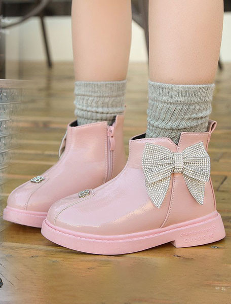 Šiuo metu vaikiški batai su kaspinu mergaitėms