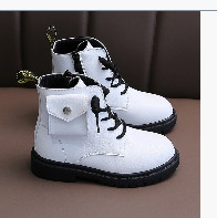 Moodsad laste saapad 3D elemendiga