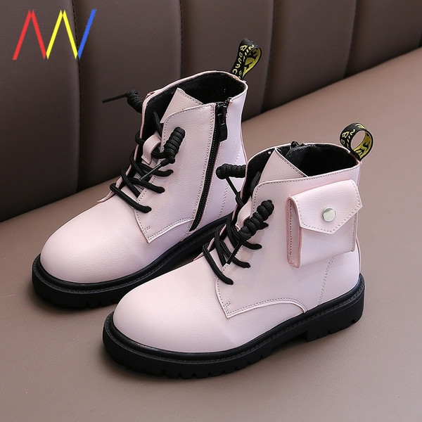 Moodsad laste saapad 3D elemendiga