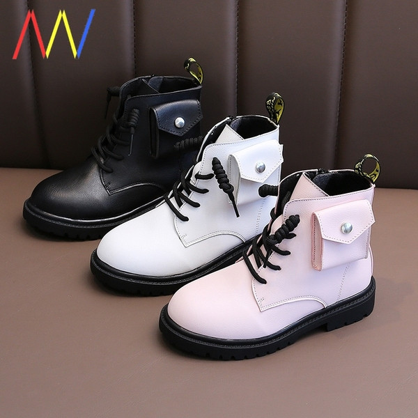 Moodsad laste saapad 3D elemendiga