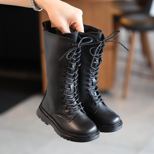 Moodsad lameda talla ja paeltega lastesaapad