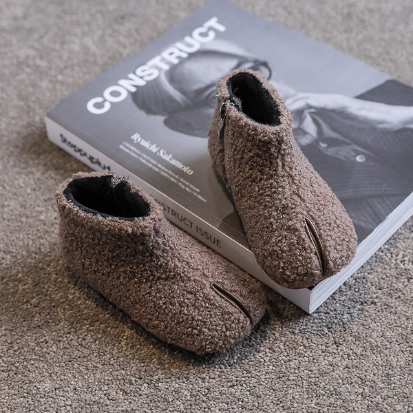 Laste lukuga sulesaapad - tüdrukutele