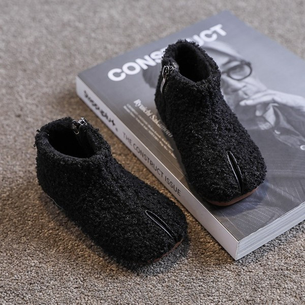 Laste lukuga sulesaapad - tüdrukutele