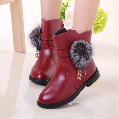 Ule- ja metallkaunistusega lastesaapad