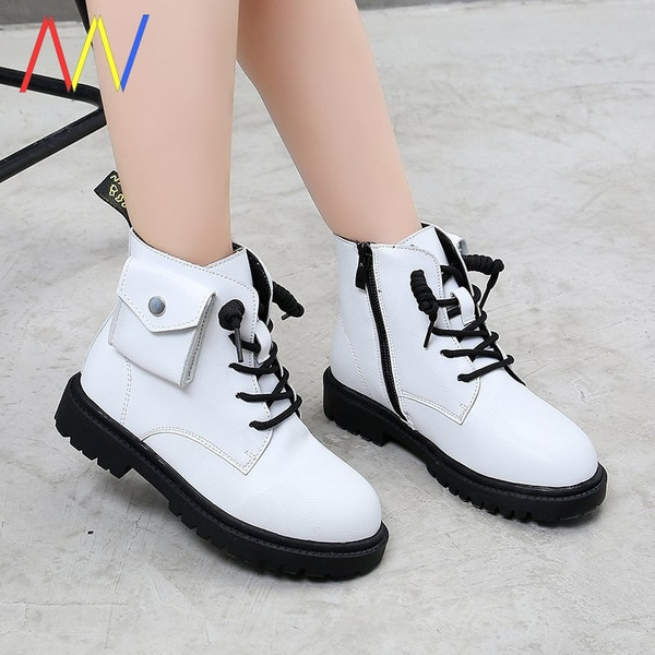 Vaikiški modernūs batai su raišteliais mergaitei