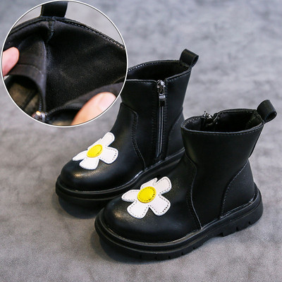 Öko-nahast moodsad lukuga ja lameda tallaga lastesaapad