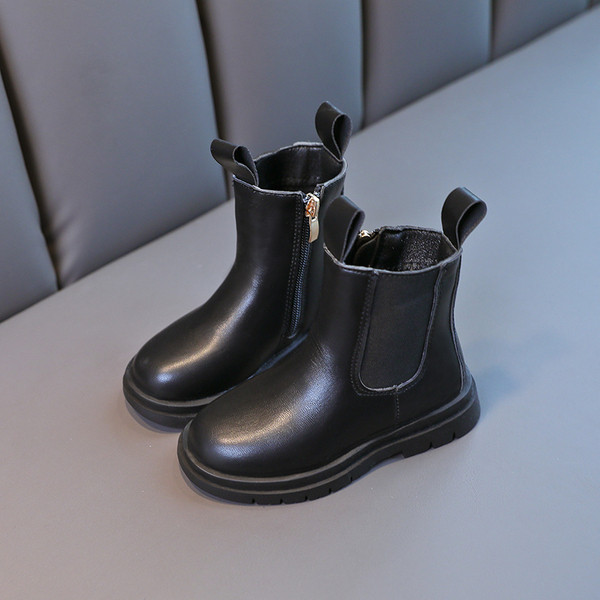 Eko-nahast lihtsa mudeliga lastesaapad tüdrukutele