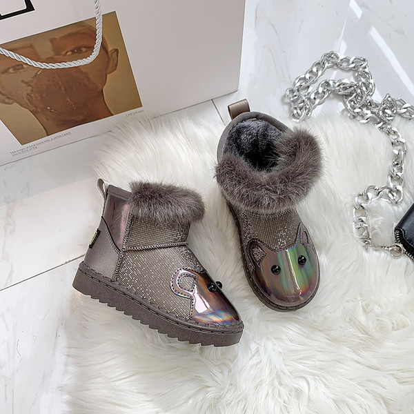 Sule ja läikiva efektiga lastesaapad tüdrukutele