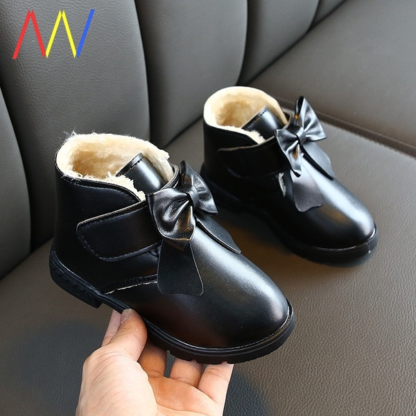 Sooja voodri ja paelaga lastesaapad