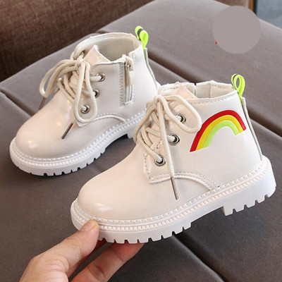 Naujas vaikiškų lakuotų batų modelis mergaitėms grubiu padu