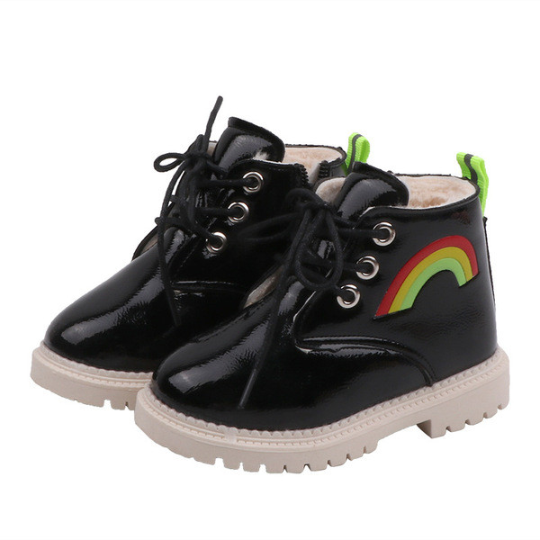 Naujas vaikiškų lakuotų batų modelis mergaitėms grubiu padu