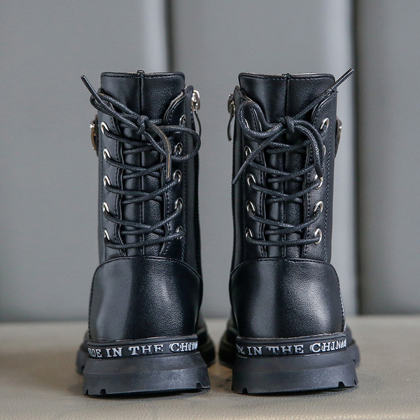 Öko-nahast paelte ja metallelemendiga lastesaapad