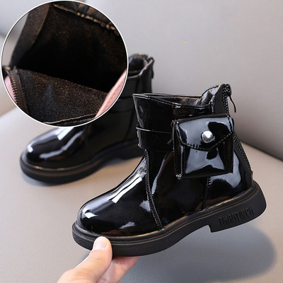 Uus taskuga lastesaabaste mudel tüdrukutele