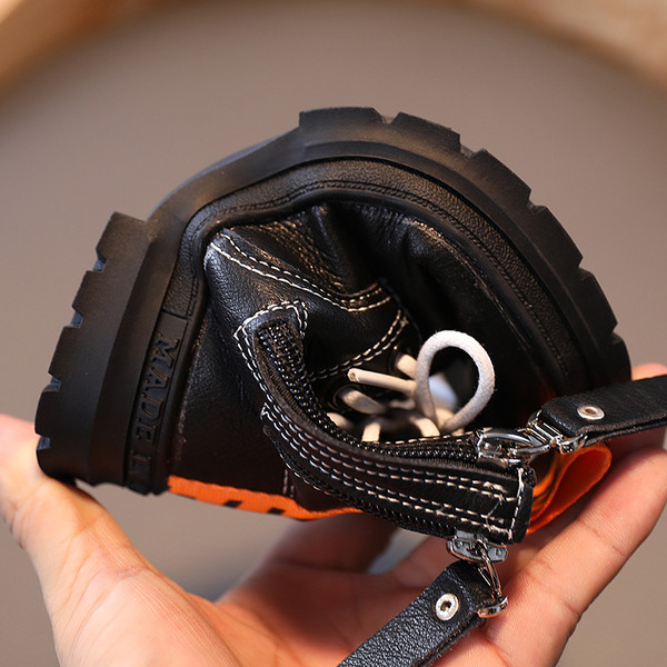 Παιδικές μπότες για κορίτσια με φερμουάρ και επίπεδη σόλα