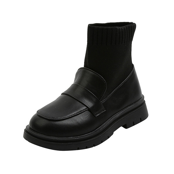 Καθημερινές παιδικές μπότες κάλτσας με μια τραχιά σόλα