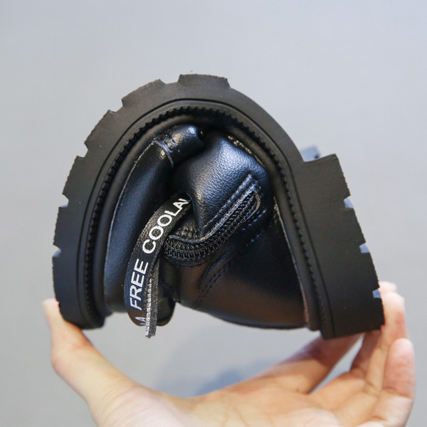 Naujas vaikiškų batų iš dirbtinės odos modelis mergaitėms su užtrauktuku