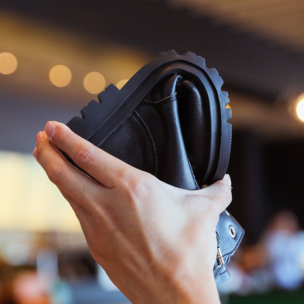 Pandla ja kareda tallaga lastesaapad