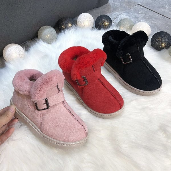 Moodsad pandlaga ja sulesaapad tüdrukutele