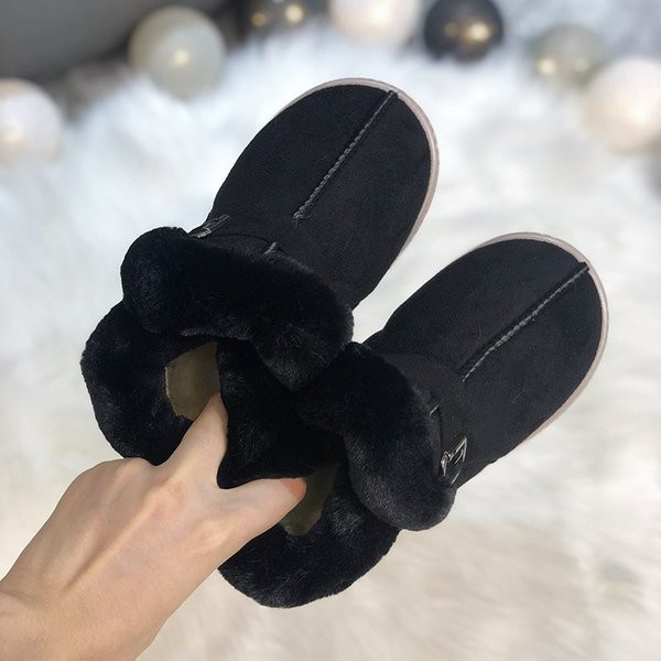 Moodsad pandlaga ja sulesaapad tüdrukutele