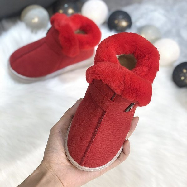 Moodsad pandlaga ja sulesaapad tüdrukutele