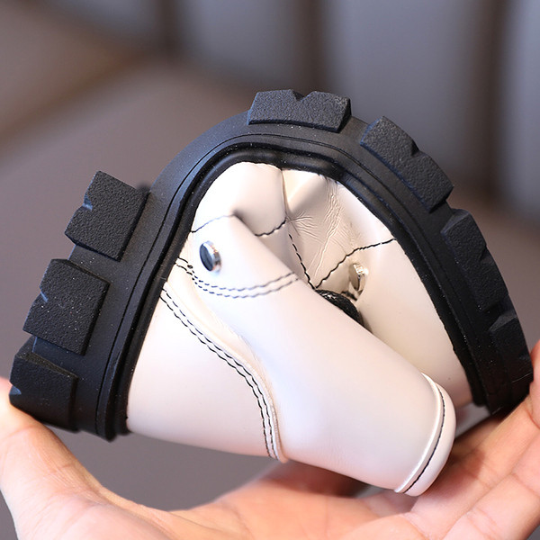 Naujo modelio vaikiški odiniai aulinukai su raišteliais - mergaitėms