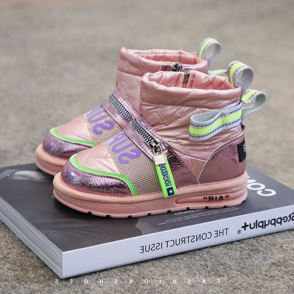 Naujo modelio žieminiai batai su šiltu pamušalu ir užrašais