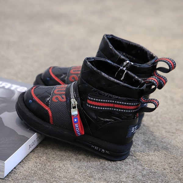 Naujo modelio žieminiai batai su šiltu pamušalu ir užrašais