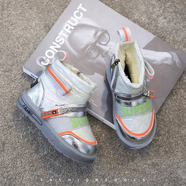 Naujo modelio žieminiai batai su šiltu pamušalu ir užrašais