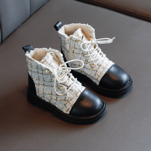 Uus mudel paelte ja lameda tallaga lastesaapad tüdrukutele