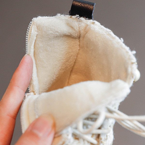 Uus mudel paelte ja lameda tallaga lastesaapad tüdrukutele