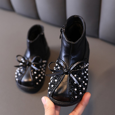 Μοντέρνες παιδικές μπότες για κορίτσια με διακοσμιτικές πέτρες και κορδέλα