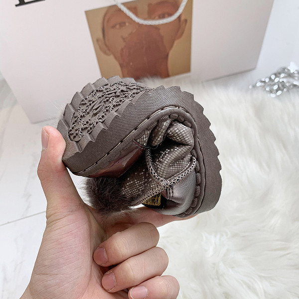 Μοντέρνες  παιδικές μπότες με γούνα για τα κορίτσια