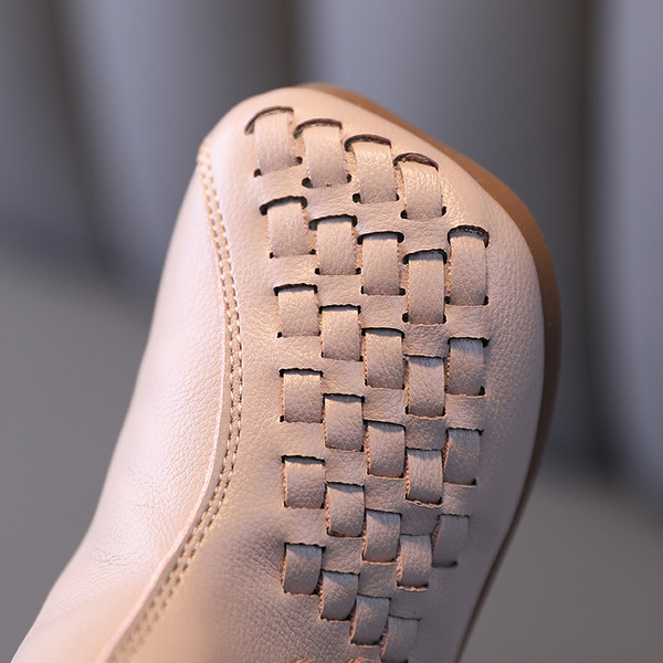 Öko-nahast lilledega sügisesed lastesaapad tüdrukutele