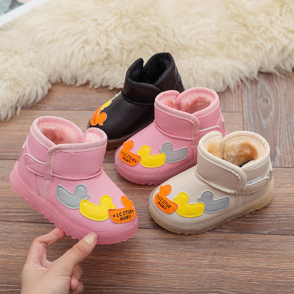 Uus mudel sooja voodri ja aplikatsiooniga talvesaapad