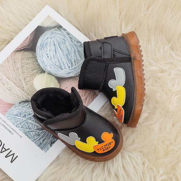 Uus mudel sooja voodri ja aplikatsiooniga talvesaapad