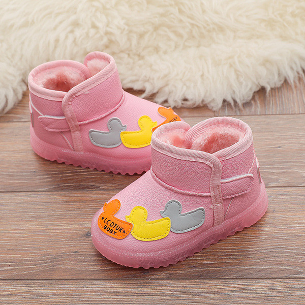 Uus mudel sooja voodri ja aplikatsiooniga talvesaapad