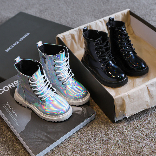 Παιδικές μοντέρνες δερμάτινες μπότες με κορδόνια