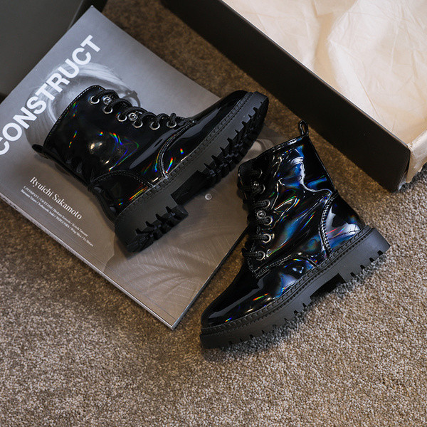 Παιδικές μοντέρνες δερμάτινες μπότες με κορδόνια