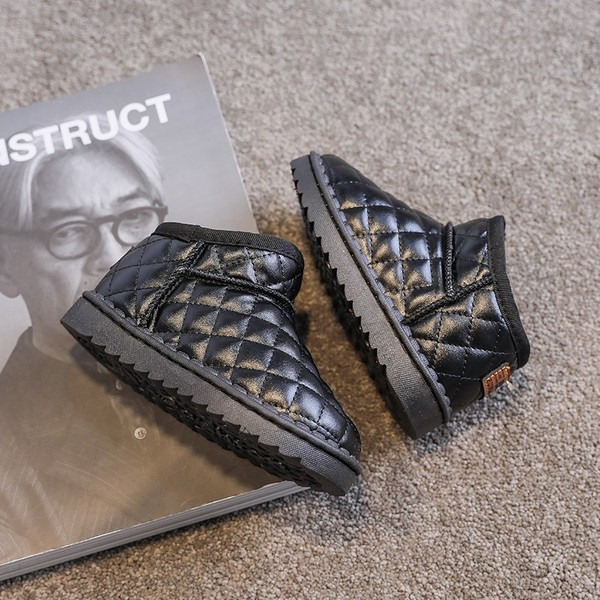 Soojad lastesaapad tüdrukutele puhas mudel