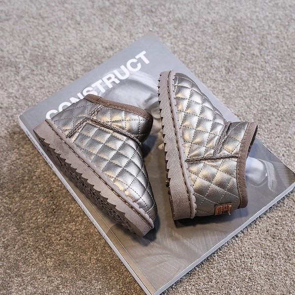 Soojad lastesaapad tüdrukutele puhas mudel