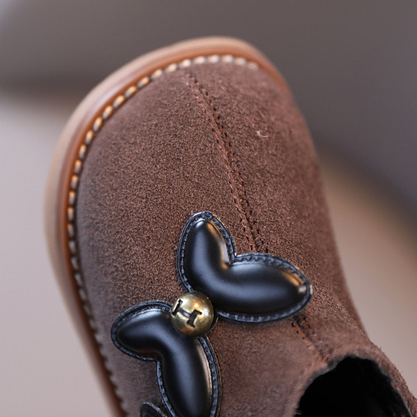 Παιδικές μπότες από οικολογικό σουέτ με τρισδιάστατο στοιχείο