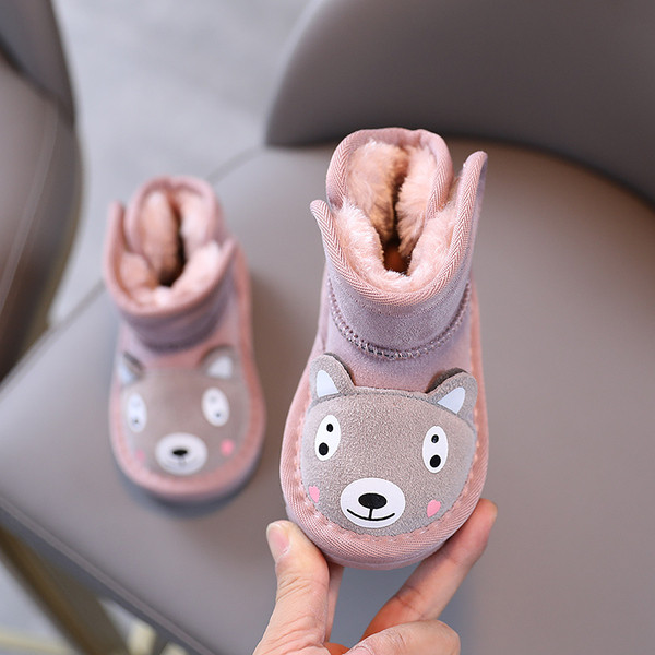 3D elemendi ja pehme voodriga lastesaapad